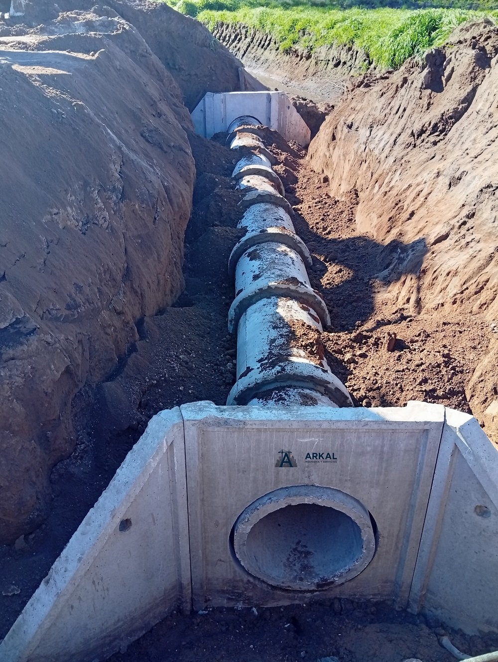 Alcantarilla rural en ejecución, obra civil