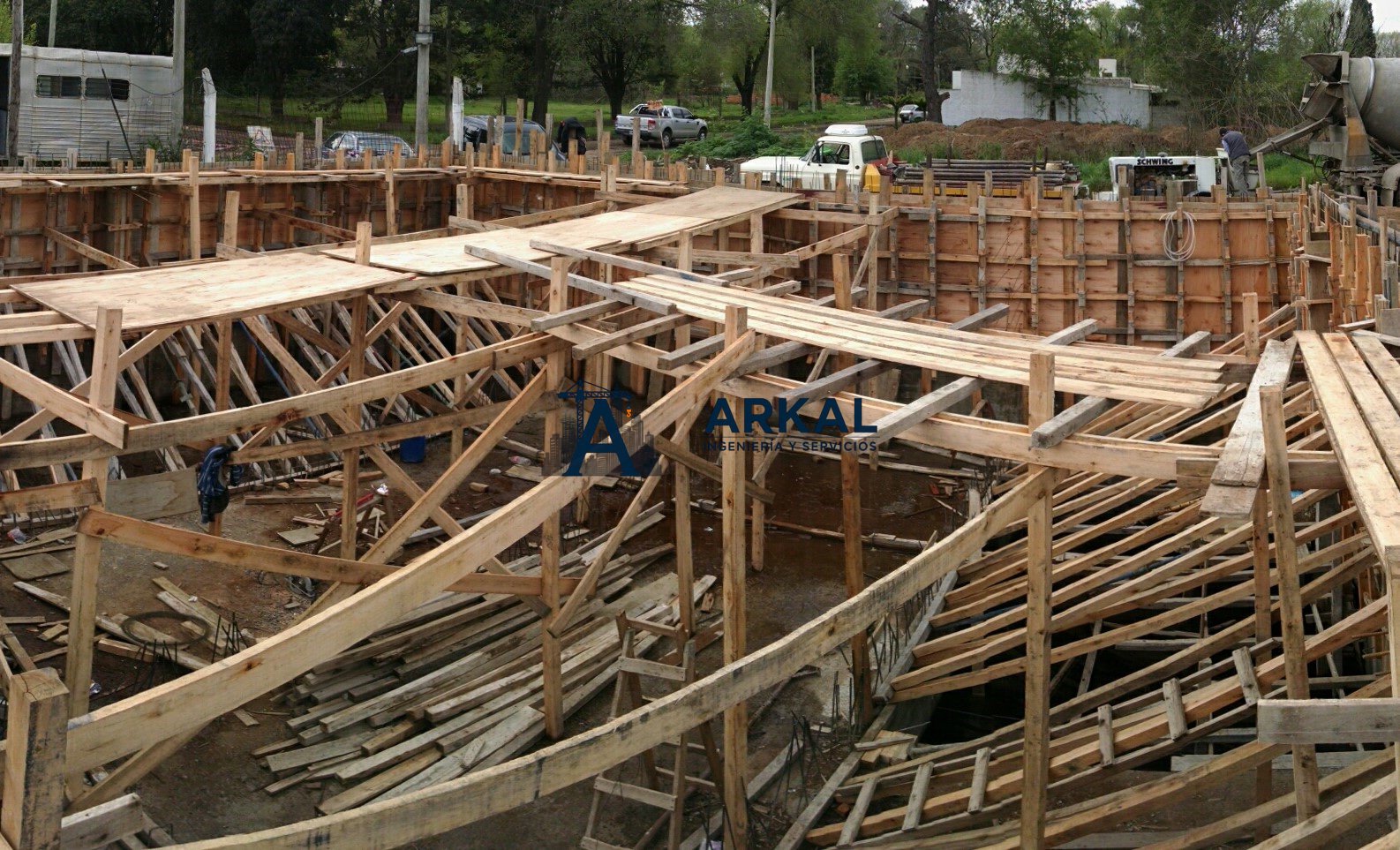 Tabiques interiores de cisterna de hormigón en 9 de Julio