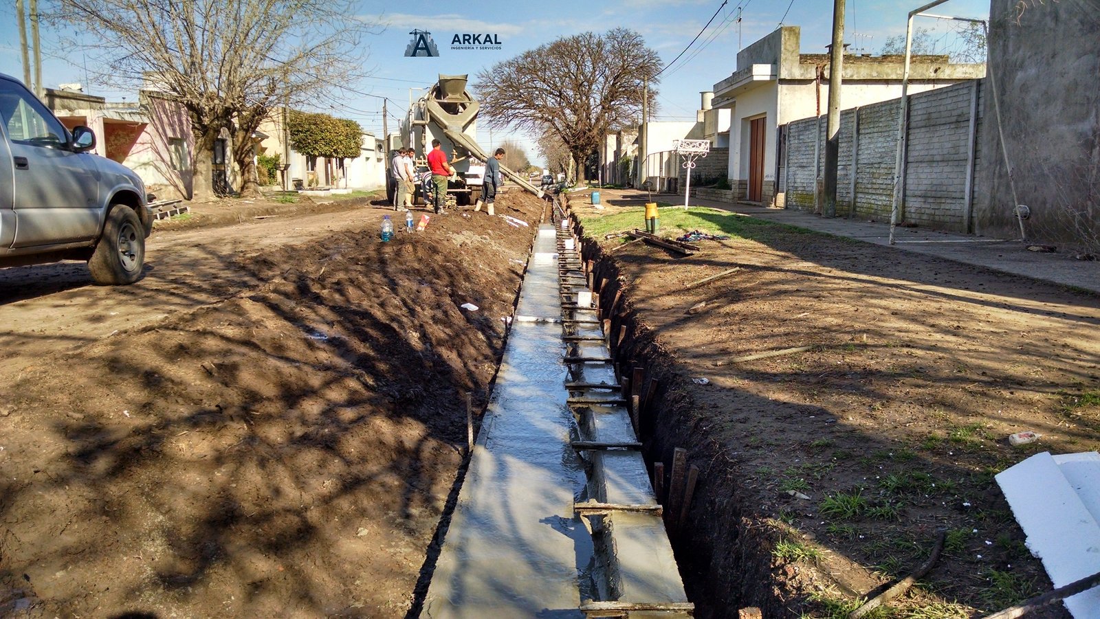Terminación de cordón cuneta en calle urbana