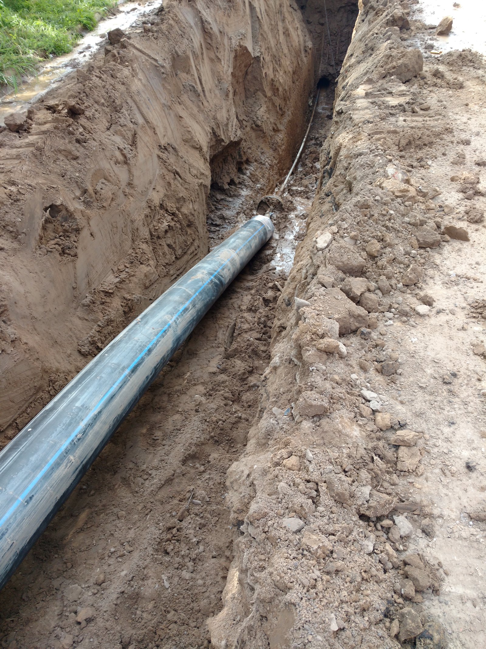 Tunelería dirigida para instalación de caño cloacal en Pehuajó, Buenos Aires